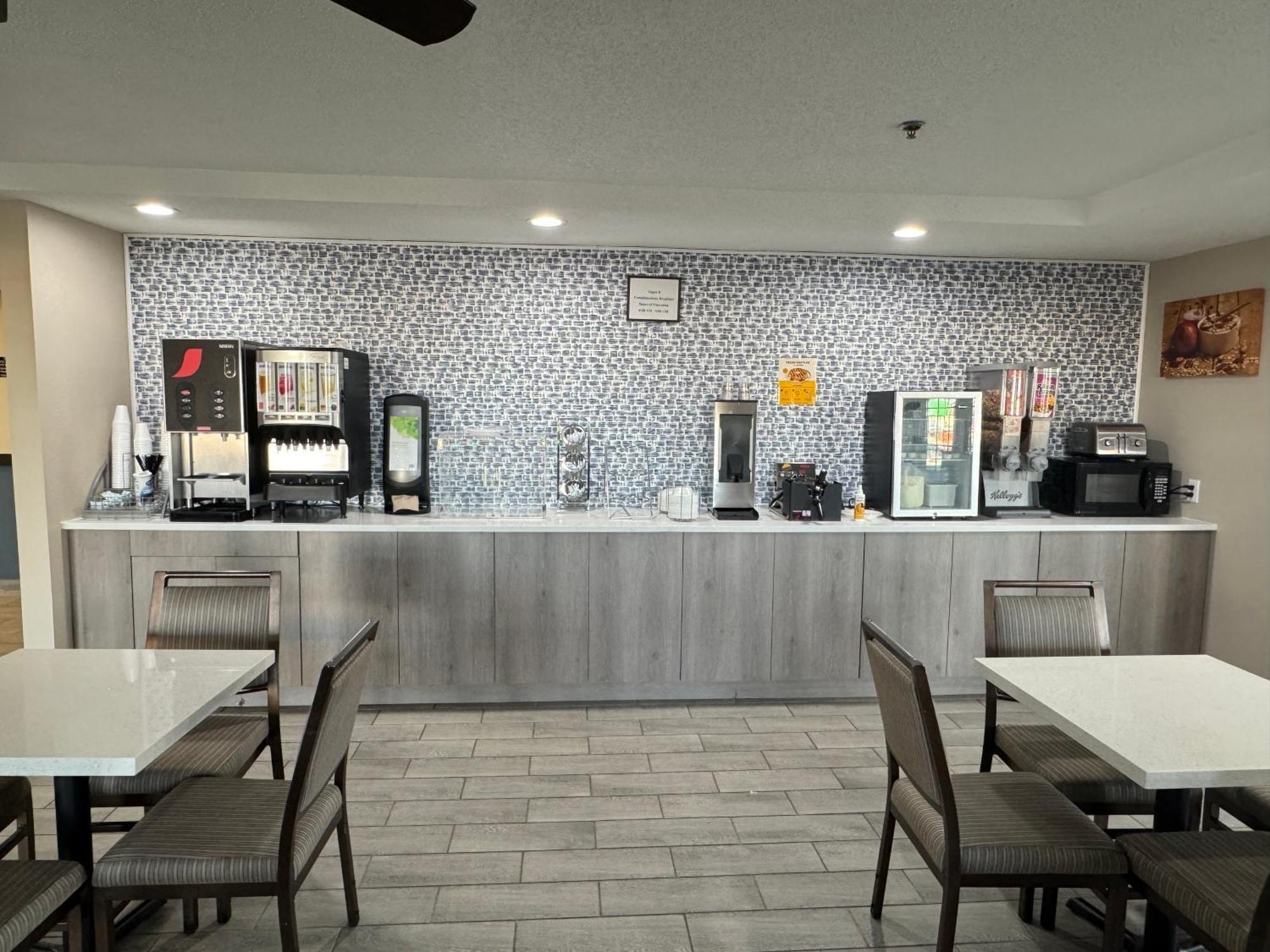 Super 8 By Wyndham Reedsburg Hotel Ngoại thất bức ảnh
