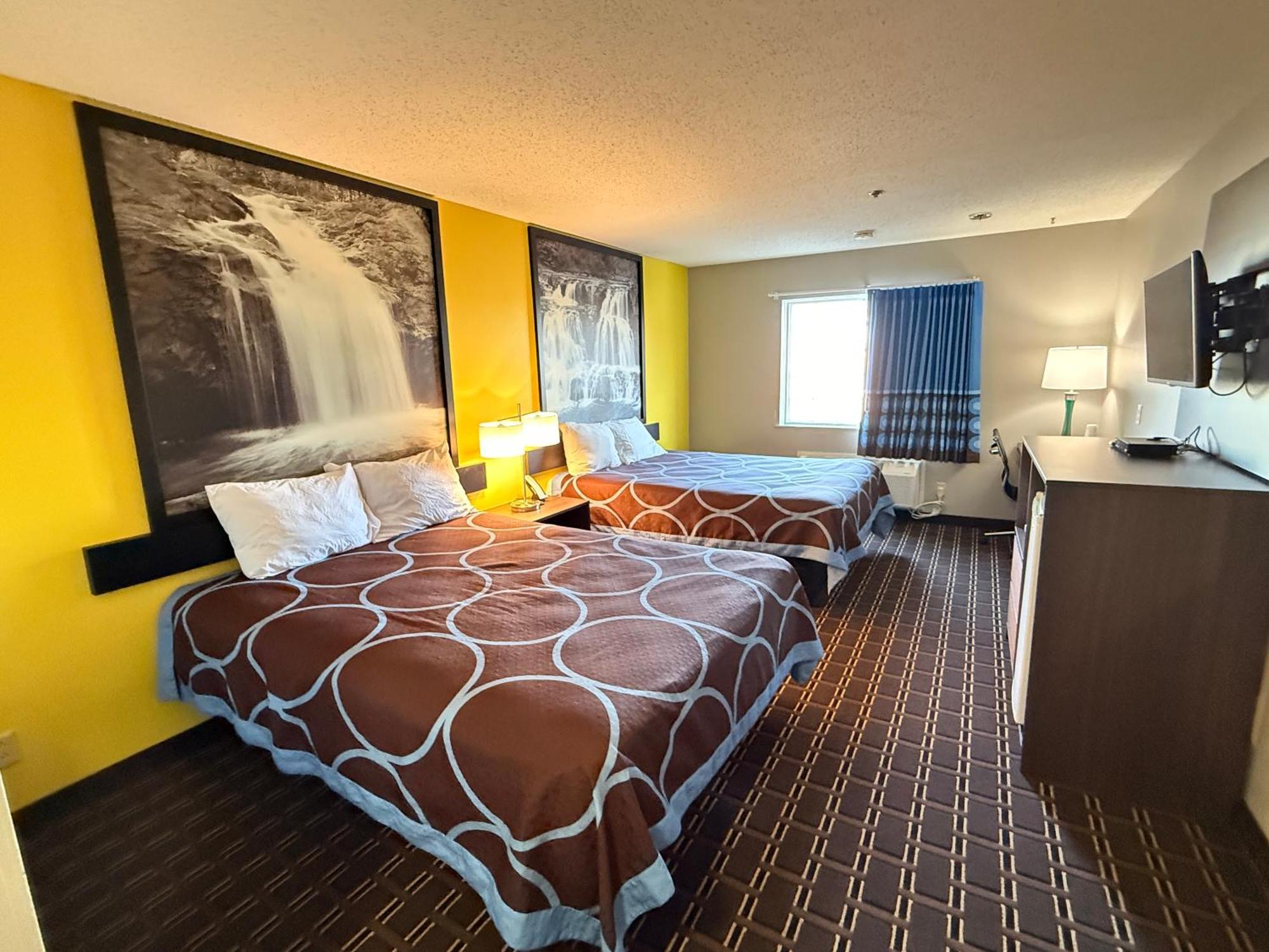 Super 8 By Wyndham Reedsburg Hotel Ngoại thất bức ảnh
