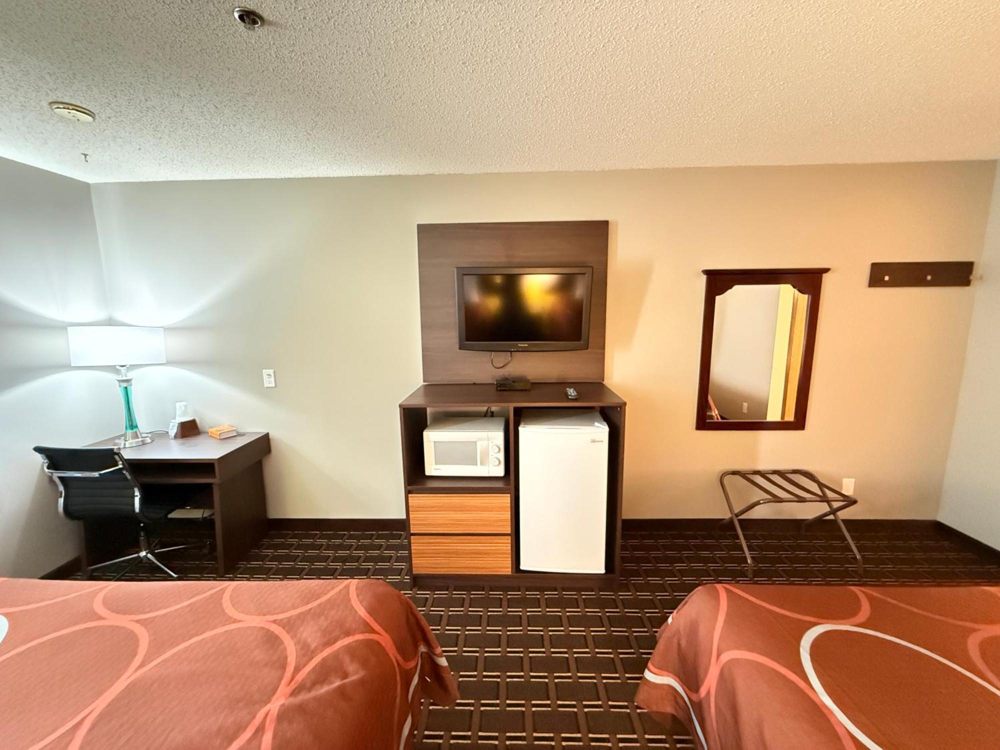 Super 8 By Wyndham Reedsburg Hotel Ngoại thất bức ảnh